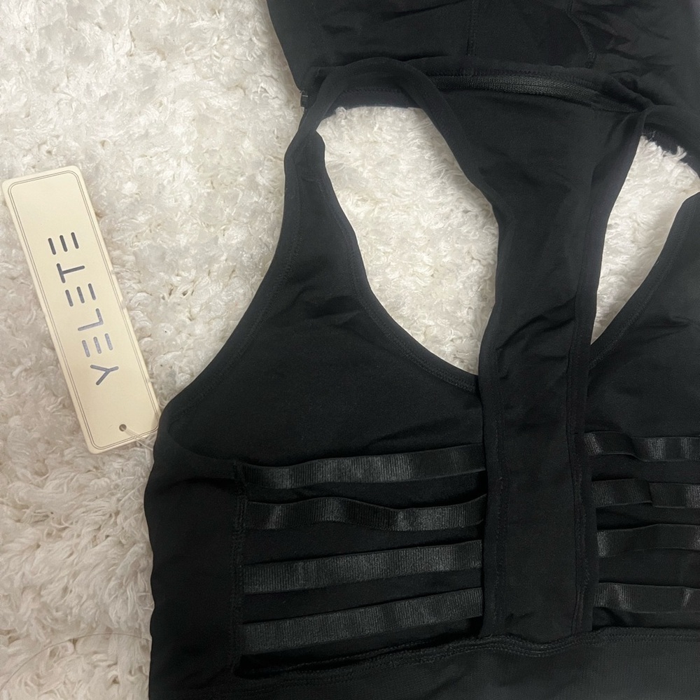Yelete Black Sports Bra - Picture 4 of 7